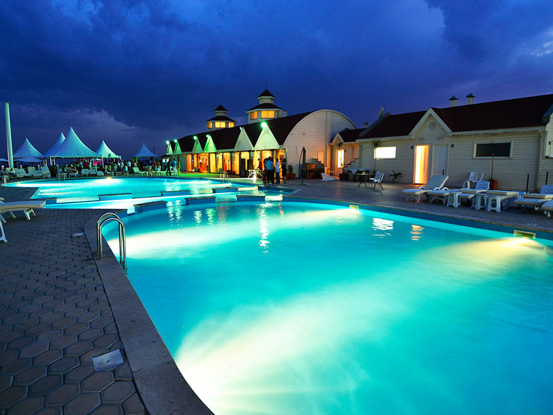 Top 9 Outdoor Swimming Pools in Yerevan